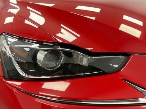 Used 2019 Lexus IS 300 AWD image 11
