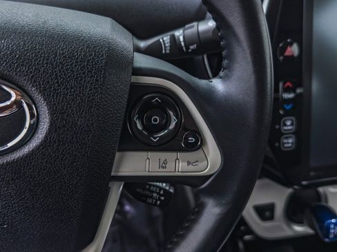 Used 2017 Toyota Prius Prime Premium image 26