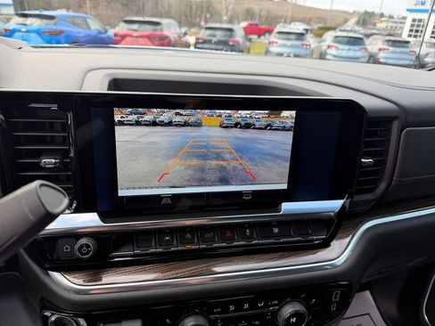 Used 2025 Chevrolet Silverado 1500 LT image 18