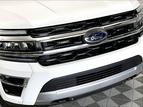Used 2022 Ford Expedition Max Limited image 30