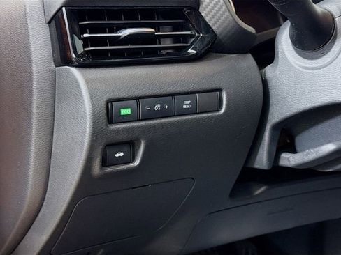 Used 2022 Nissan Sentra SR w/ SR Premium Package image 12