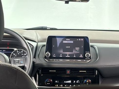 Certified 2021 Nissan Rogue SV image 16