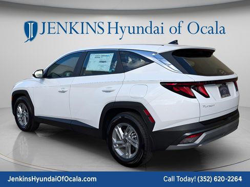 Certified 2025 Hyundai Tucson SE image 5