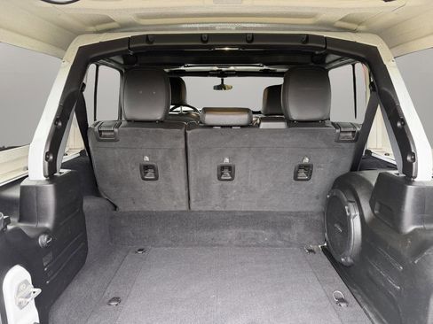 Used 2021 Jeep Wrangler Unlimited Sahara image 35