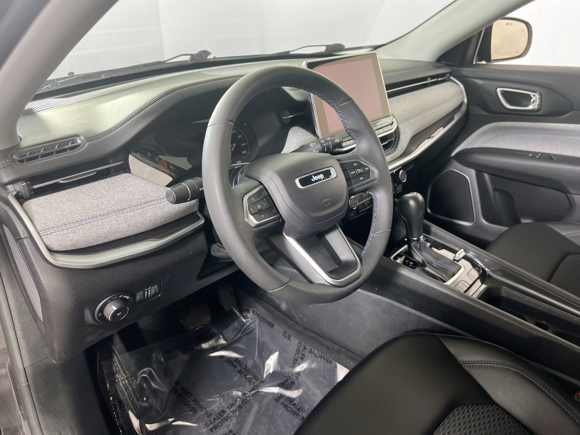 Used 2022 Jeep Compass Latitude AWD/4WD image 9