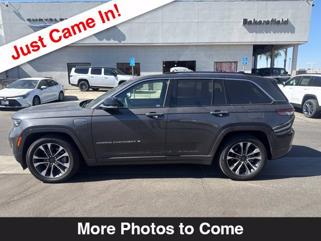 Used 2023 Jeep Grand Cherokee Overland w/ Luxury Tech Group IV AWD/4WD image 2