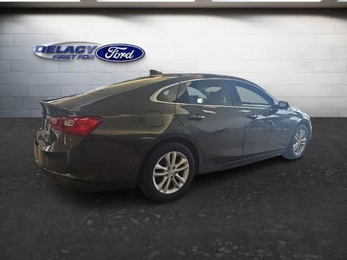 Used 2017 Chevrolet Malibu LT FWD image 7