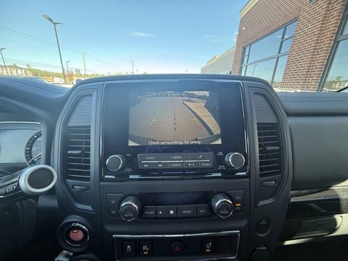Used 2024 Nissan Titan SV w/ SV Convenience Package image 31