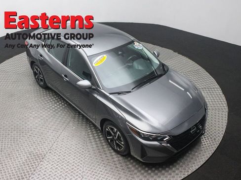 Used 2024 Nissan Sentra SV image 3