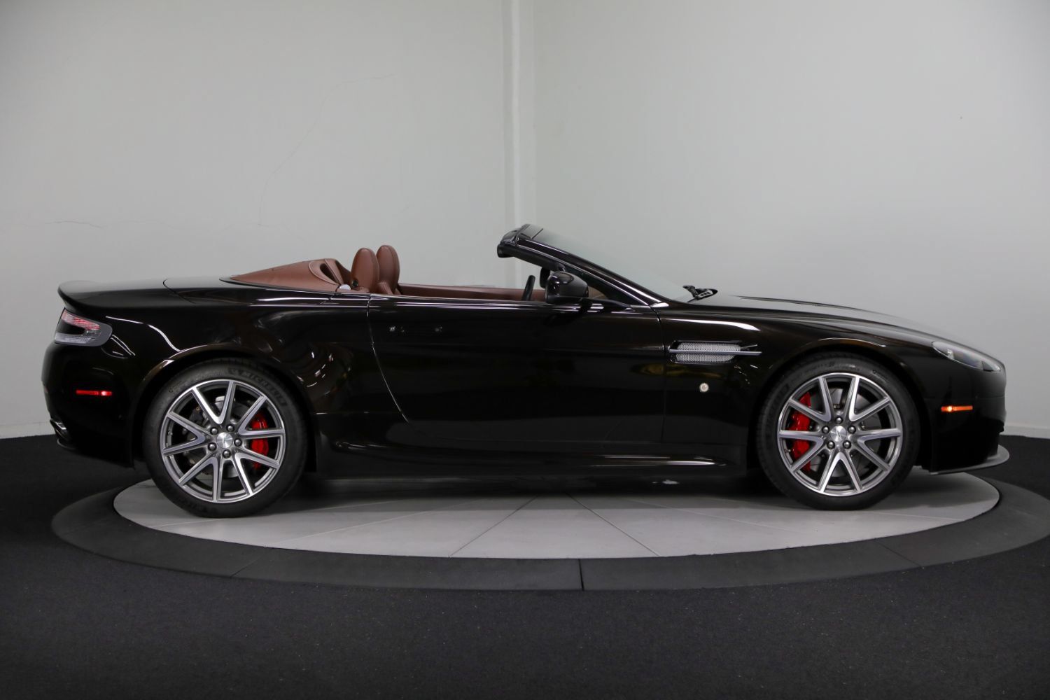 Used 2012 Aston Martin V8 Vantage N420 RWD image 9