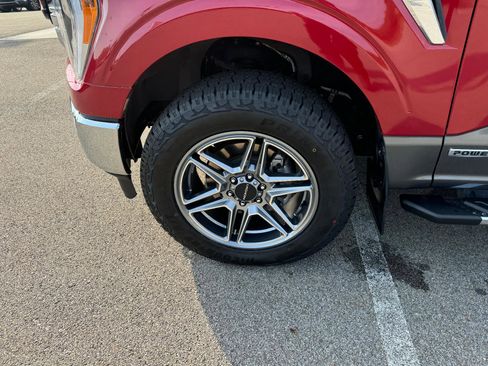 Used 2022 Ford F150 XLT w/ Equipment Group 302A High image 13