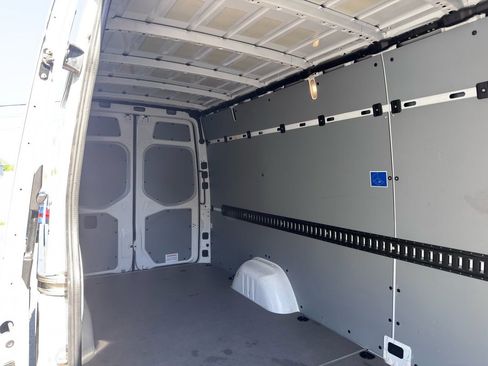 Used 2024 Mercedes-Benz Sprinter 2500 image 30