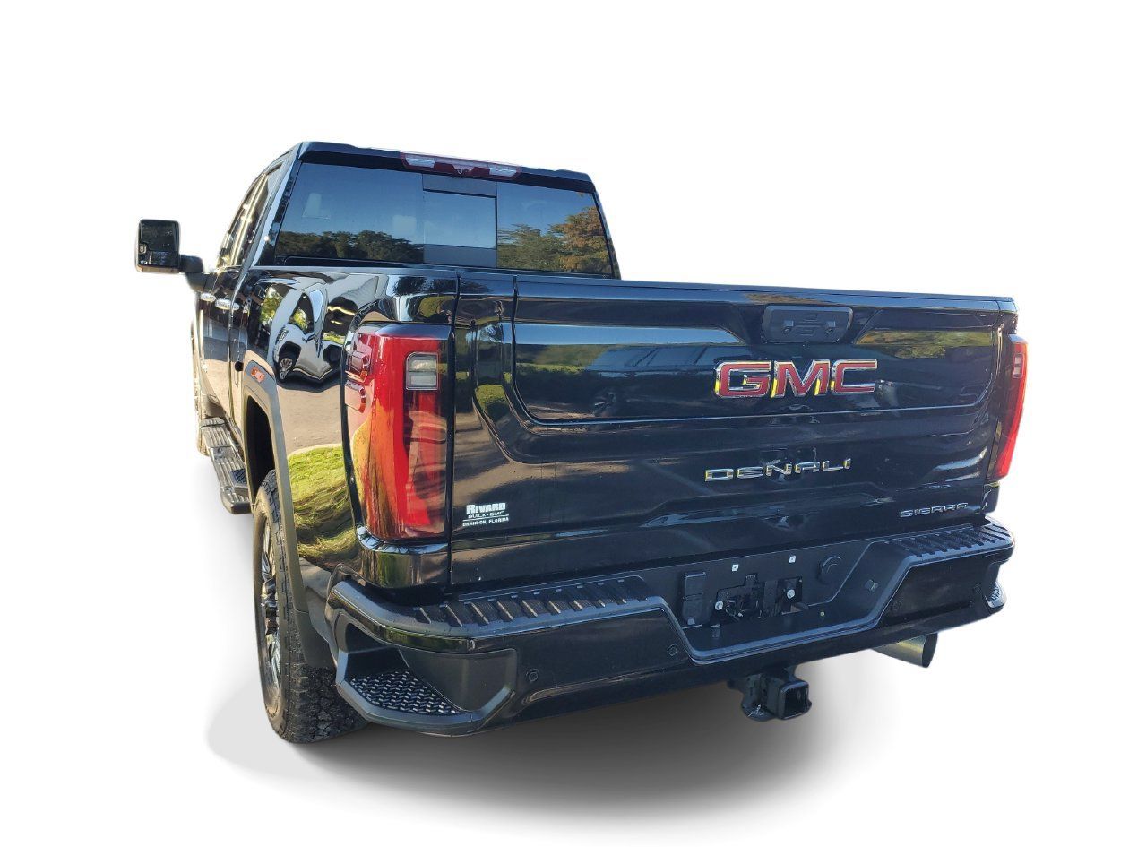 Used 2024 GMC Sierra 2500 Denali w/ Technology Package AWD/4WD image 3