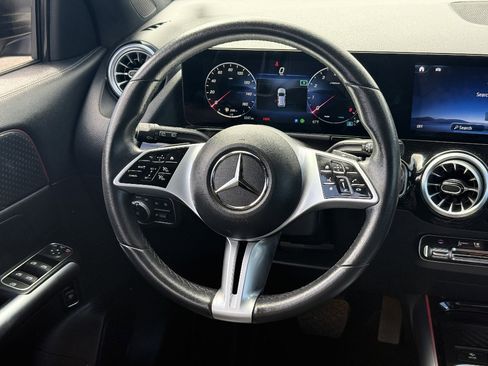 Used 2025 Mercedes-Benz GLA 250 image 21