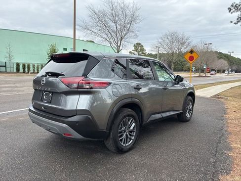 Used 2023 Nissan Rogue S image 3