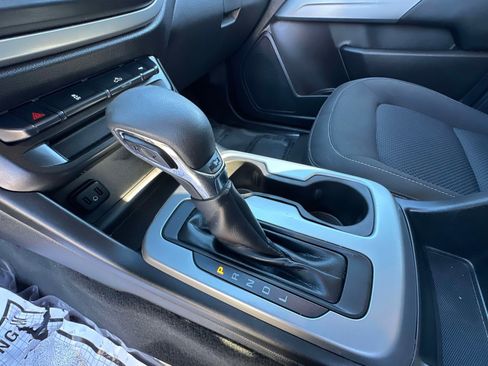 Used 2022 Chevrolet Colorado LT w/ LT Convenience Package image 13