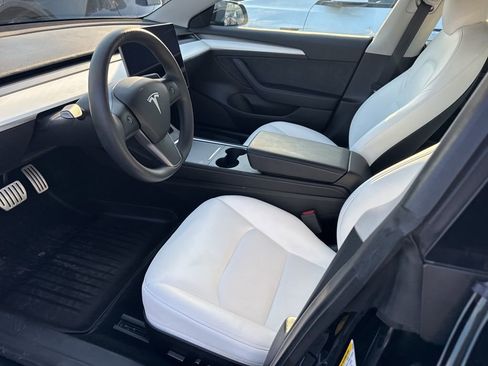 Used 2022 Tesla Model 3 Performance image 3