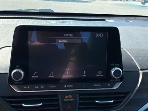 Used 2023 Nissan Altima 2.5 SV FWD image 21