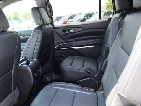 Used 2026 Chevrolet Traverse LT w/ Driver Confidence Package AWD/4WD image 17