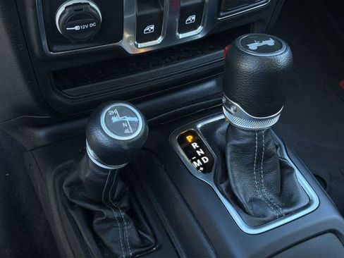 Used 2024 Jeep Wrangler Sport AWD/4WD image 25
