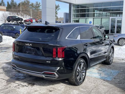 Used 2023 Kia Sorento SX Prestige w/ Panoramic Sunroof Package image 5