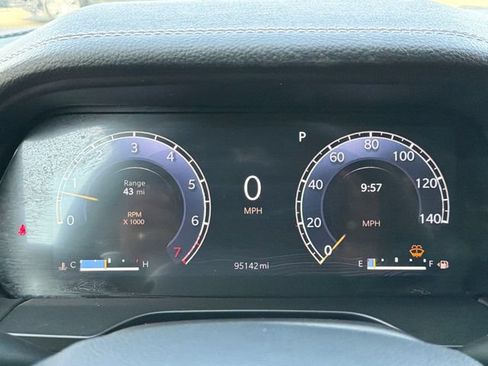 Used 2023 Jeep Grand Cherokee Limited w/ Luxury Tech Group II AWD/4WD image 11