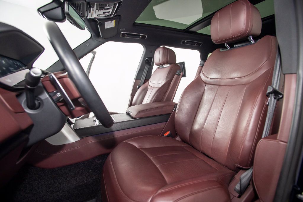 Used 2023 Land Rover Range Rover SE AWD/4WD image 3