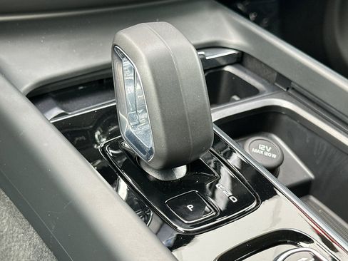 Used 2025 Volvo XC60 B5 Core w/ Protection Package Premier image 23