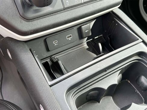 Used 2021 Land Rover Defender 110 X-Dynamic SE image 34