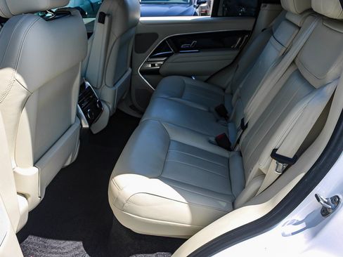 Used 2023 Land Rover Range Rover SE AWD/4WD image 19