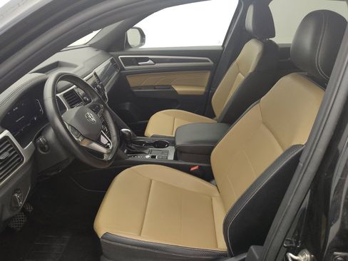 Used 2022 Volkswagen Atlas Cross Sport SE FWD image 17