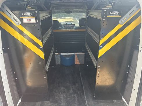 Used 2021 Ford Transit Connect XLT FWD image 9
