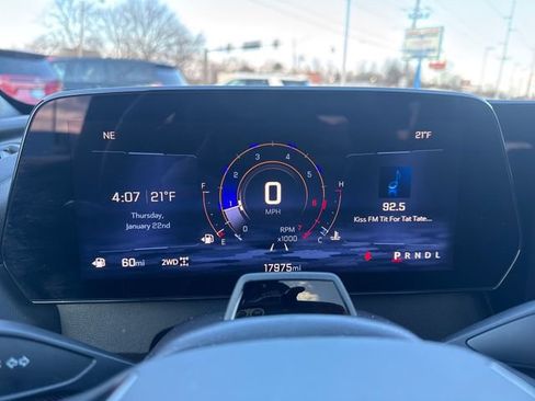 Used 2024 Chevrolet Traverse RS image 21