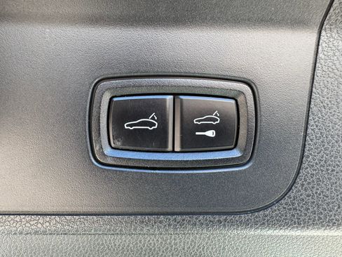 Used 2017 Porsche Panamera 4 image 31