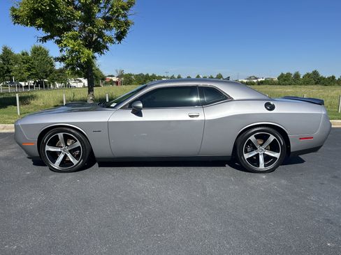 Used 2016 Dodge Challenger R/T Plus RWD image 7