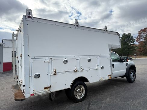 Used 2009 Ford F550 2WD Regular Cab Super Duty image 9