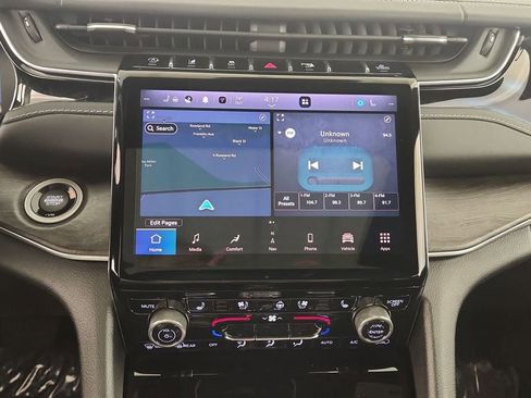 Used 2022 Jeep Grand Cherokee Overland w/ Adv Protech Group III image 12