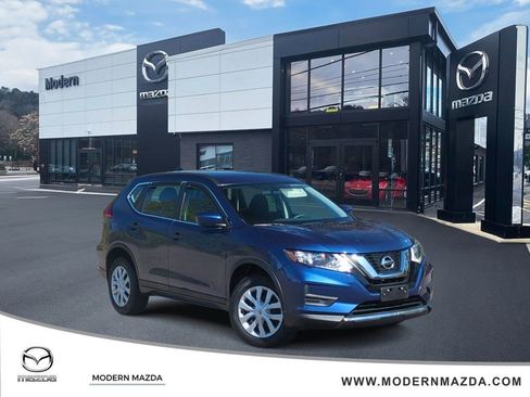 Used 2017 Nissan Rogue S AWD/4WD image 1