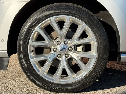 Used 2019 Ford Expedition Platinum image 28