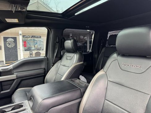 Used 2018 Ford F150 Raptor w/ Equipment Group 802A Luxury image 5