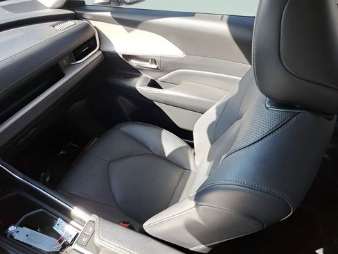 Used 2024 Toyota Grand Highlander Limited image 15