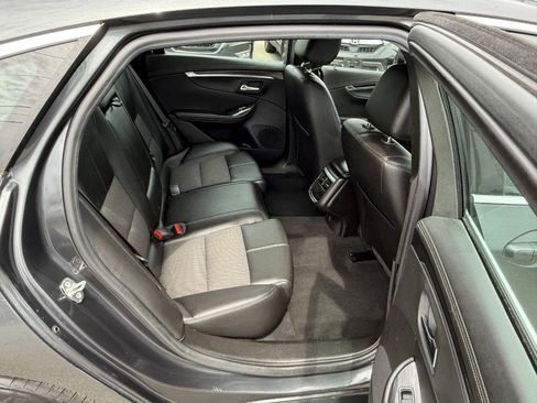 Used 2018 Chevrolet Impala LT FWD image 10