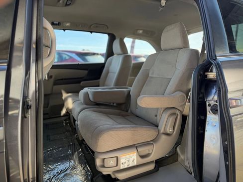 Used 2016 Honda Odyssey SE image 16
