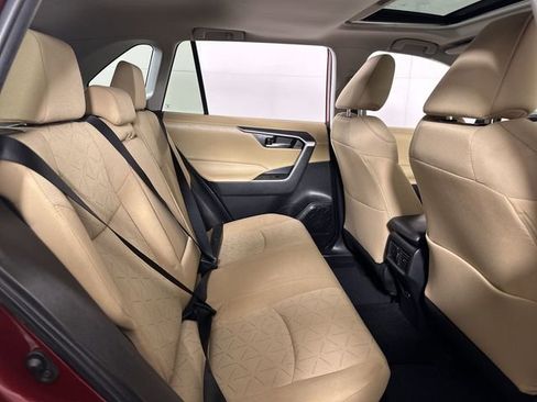 Used 2022 Toyota RAV4 XLE w/ Convenience Package image 28