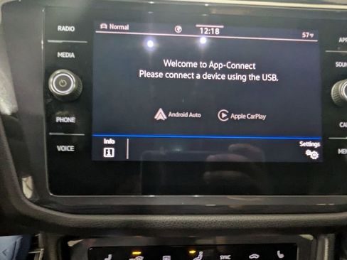 Used 2024 Volkswagen Tiguan SE R-Line image 26