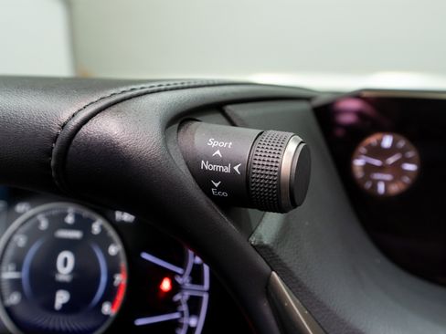 Used 2019 Lexus ES 350 350 w/ Premium Package image 34