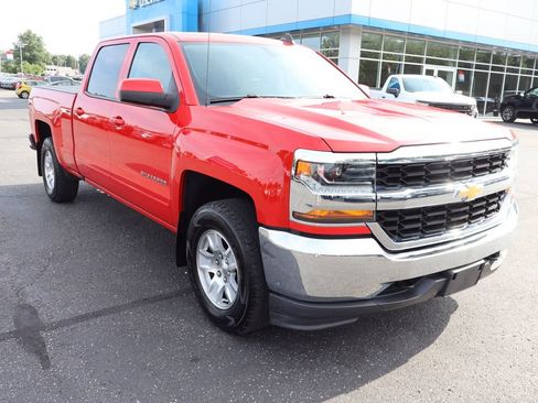 Used 2017 Chevrolet Silverado 1500 LT AWD/4WD image 2