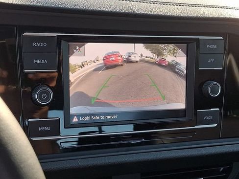 Certified 2023 Volkswagen Jetta SE w/ Panoramic Sunroof Package FWD image 24