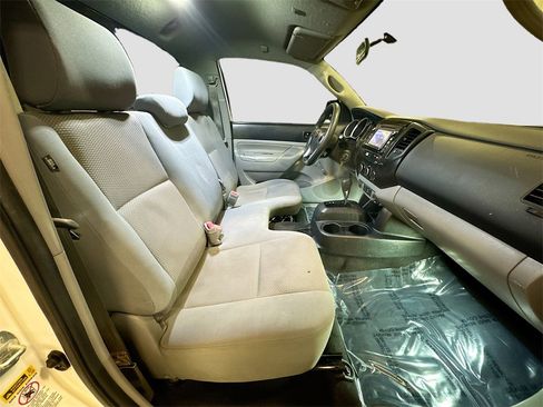 Used 2013 Toyota Tacoma 2WD Regular Cab image 24