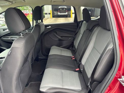 Used 2016 Ford Escape SE w/ Equipment Group 201A AWD/4WD image 13